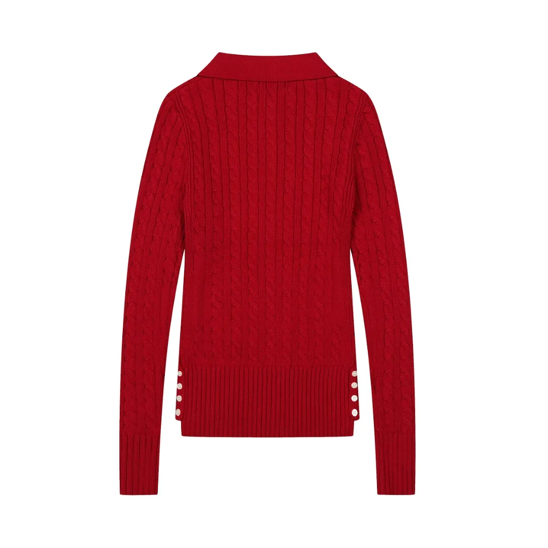 P250 top quality" Style number: DS050# (not off the shelves all year round) [Ralph Lauren lapel twist solid color basic pony embroidery logo goddess sweater] ✅Ralph Lauren Ralph Lauren goddess slim fit POLO lapel twist knit open chest autumn and winter sweater ✅Main supplier platform live broadcast Wholesale entity Wholesale entity Replenish when out of stock Not off the shelf ✅ZP quality 1:1 version Scan the code to enter the GF website Counter quality ✅Details and quality are the only one in Guangzhou. Imported quality cotton yarn, focusing on high-end, cost-effective, good quality needless to say. ✅Restore the original version. The maximum size can be worn up to 150 pounds. Loose, comfortable and stress-free. ✅The upper body is simple and easy to put on. A must-have for goddess ootd. Good-looking clothes are never picky. A must-have in the goddess's wardrobe. Size: S-XL. Color: black, milky white, gray, navy blue, burgundy.